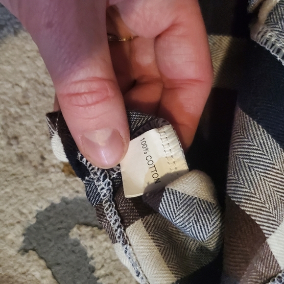 Plaid flannel button-up shirt - Picture 3 of 3